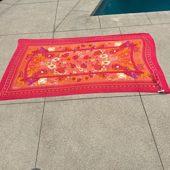 Theodora Callum Scarf - Picture 5 of 7